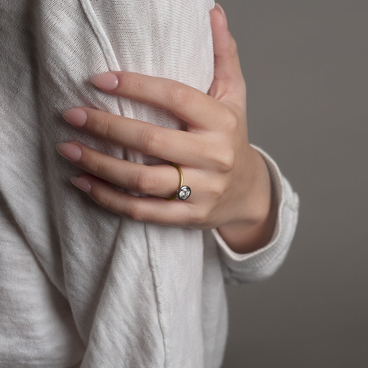 18K Gold Round Bezel Diamond Engagement Ring